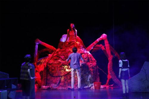 尸兄舞台剧在线观看,惊悚再现，在线观看带你领略生死边缘